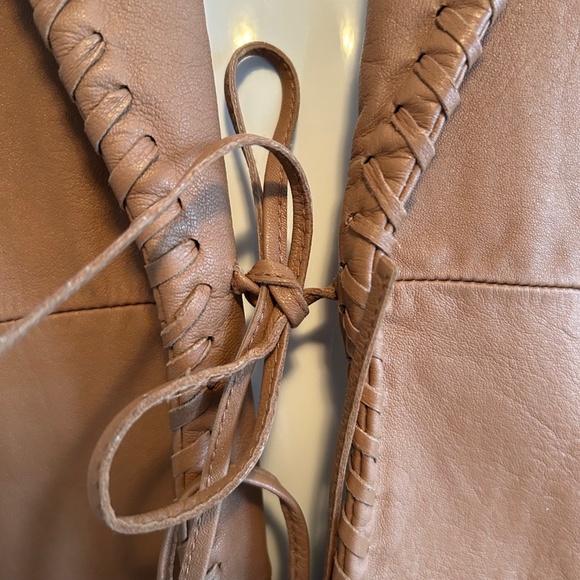 Danier Western Style Leather jacket, Size 20, XL - Picture 3 of 11